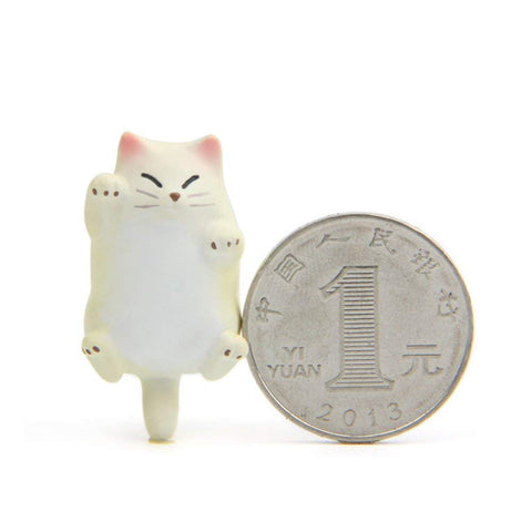 CHICHIC cat magnets holding calendar pages and photos