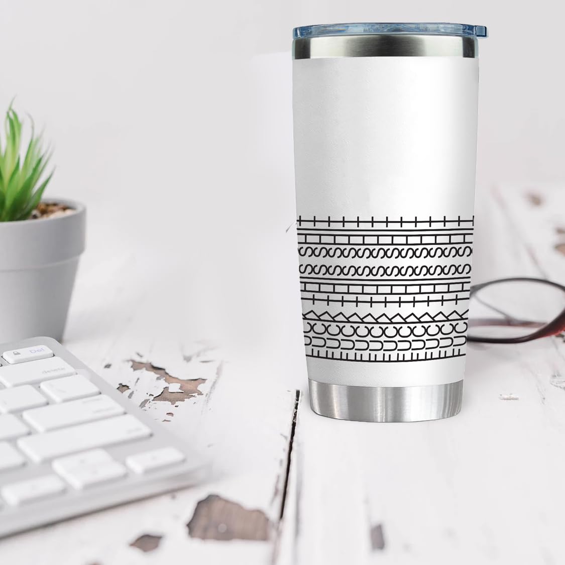 CHICKOR leak-proof lid prevents spills during commutes and desk-side coffee breaks.