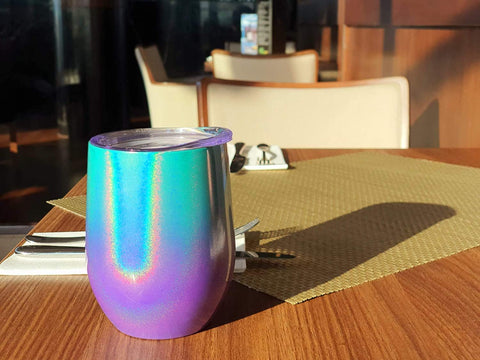 CHILLOUT LIFE outdoor picnic scene with tumblers