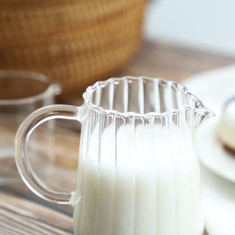 CHOOLD drip-free spout and comfort-grip handle for easy pouring