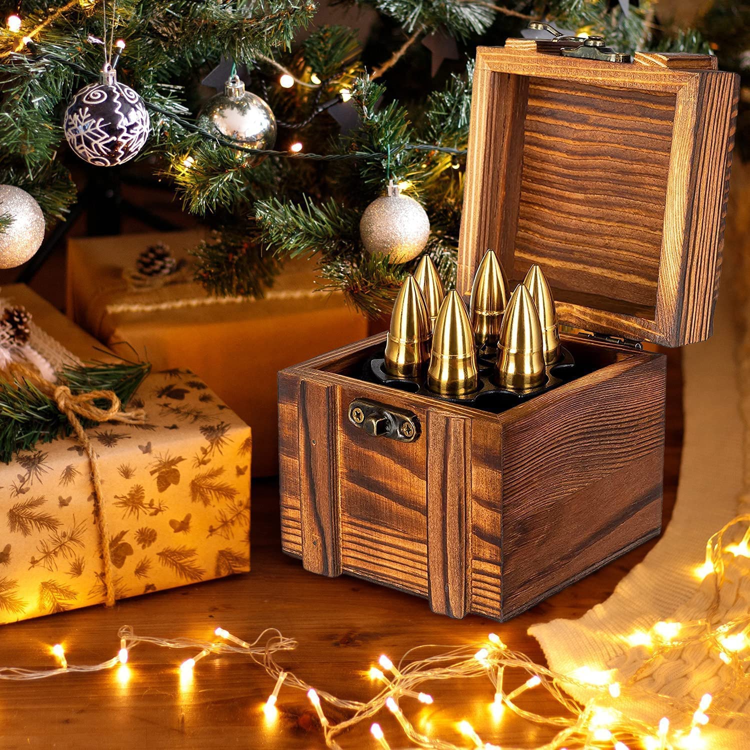 Chouggo vintage wooden case showcases the gift-ready whiskey set