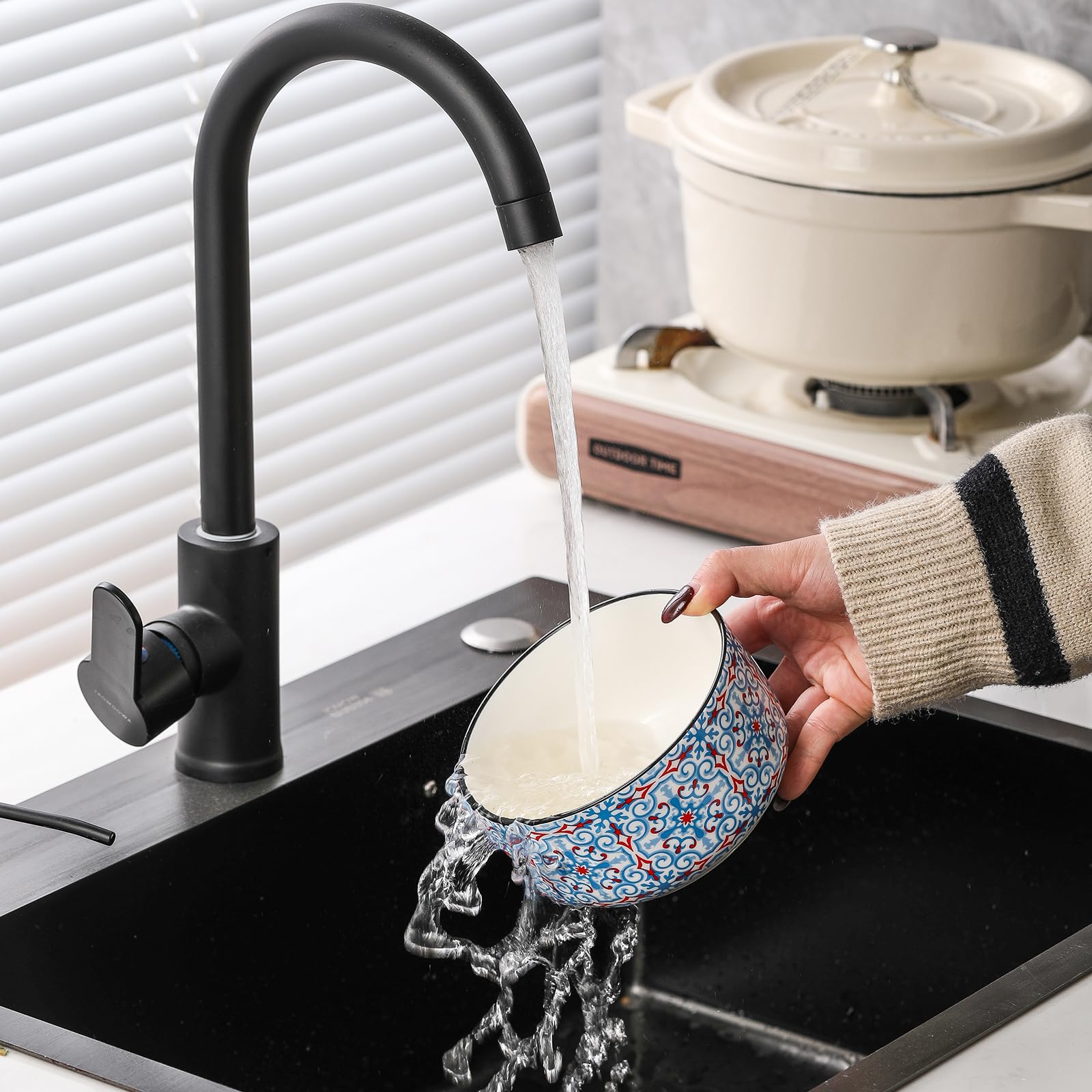 Chubacoo floral-geometric patterned bowl designed for kitchen storage