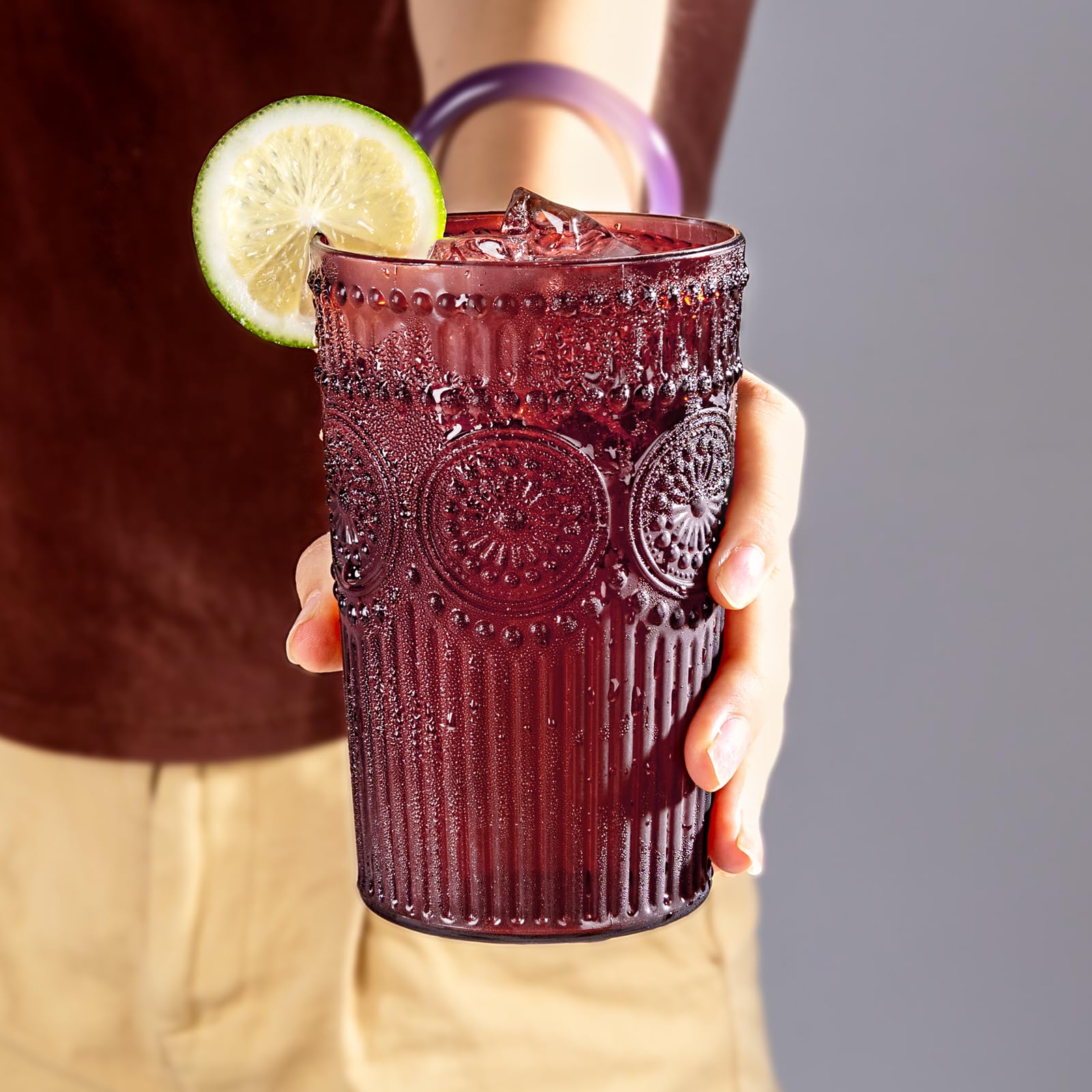 Ciaell elegant glasses add charm to weddings and parties.