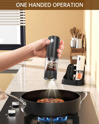 Circle Joy one-handed operation enables easy seasoning while cooking.