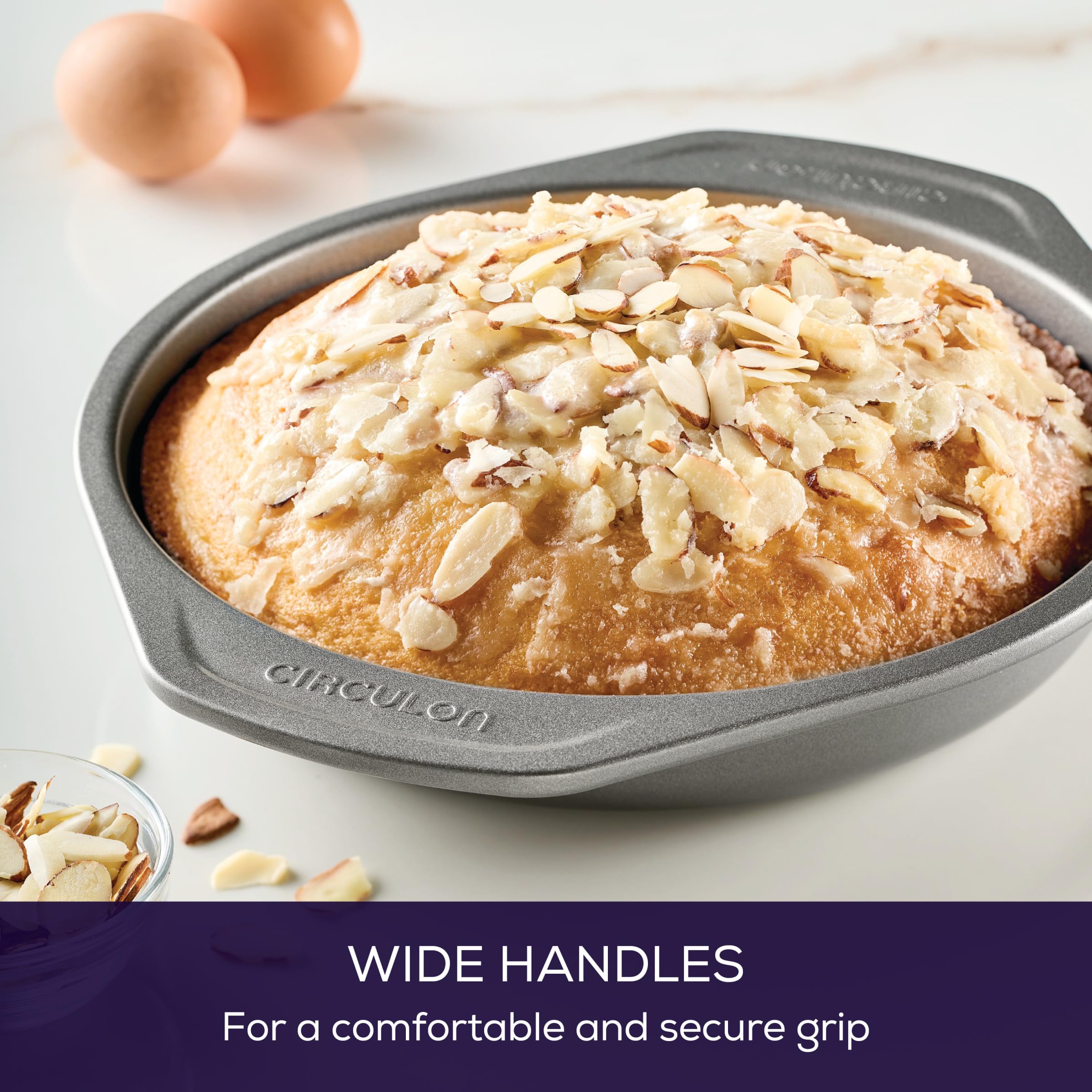 Circulon Total Nonstick Bakeware: rolled-rim design for warp resistance and confident handling.