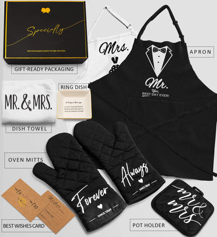 CITTA oven mitts and 3-pack pot holder provide heat protection during cooking.
