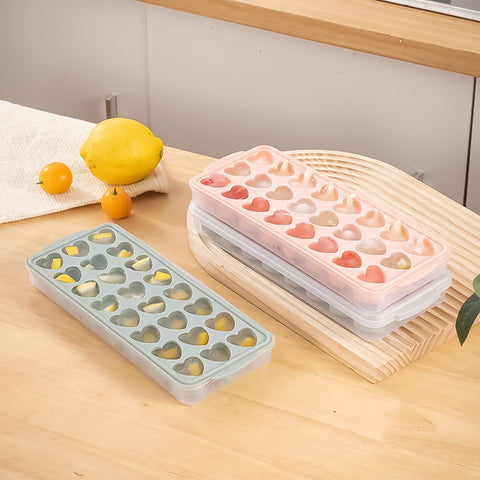 Ciyliwiyi lid and bin design protects cubes and keeps freezer organized
