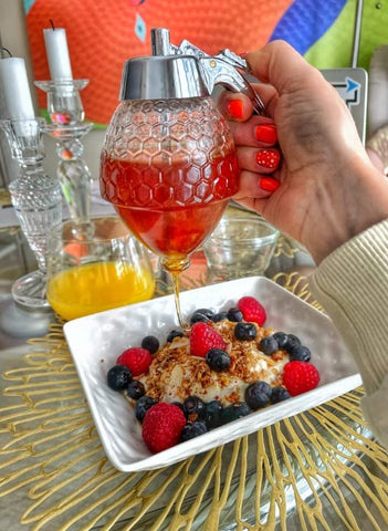 CLEVLI syrup dispenser designed for no-mess pouring and control