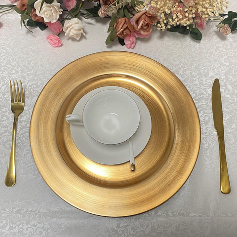 CN.JIAHE durable plastic charger plate withstands multi-use at events.