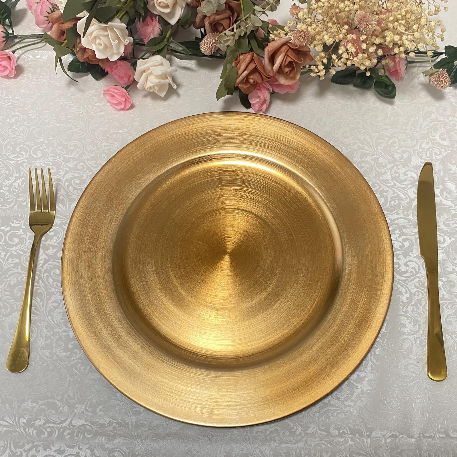 CN.JIAHE charger plate gold finish displayed under salad bowl for elegant settings.