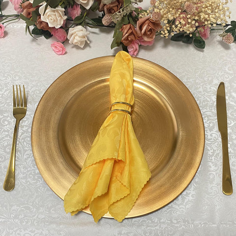 CN.JIAHE 13-inch charger plate adds luxury to wedding table arrangements.