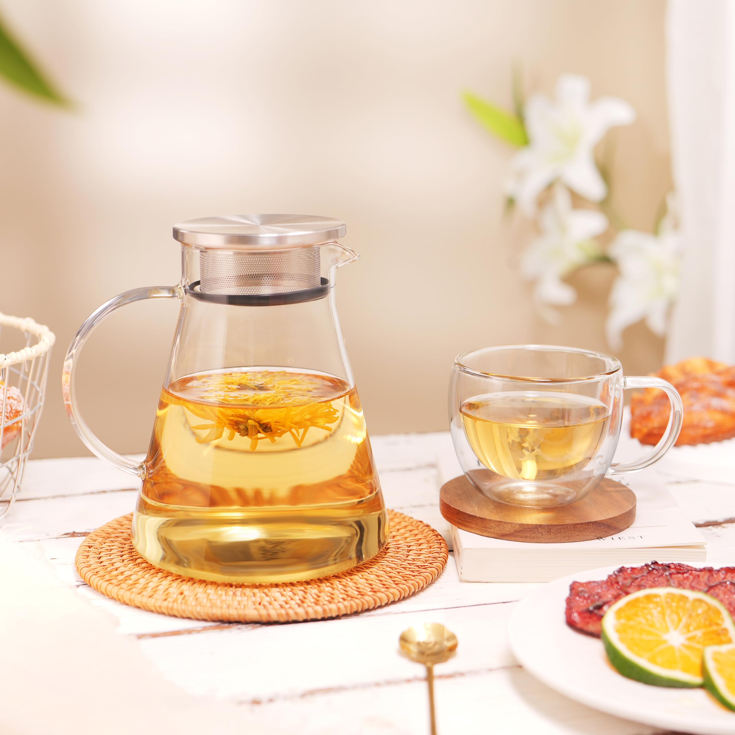 CNGLASS BPA-free and lead-free teapot for safe brewing.