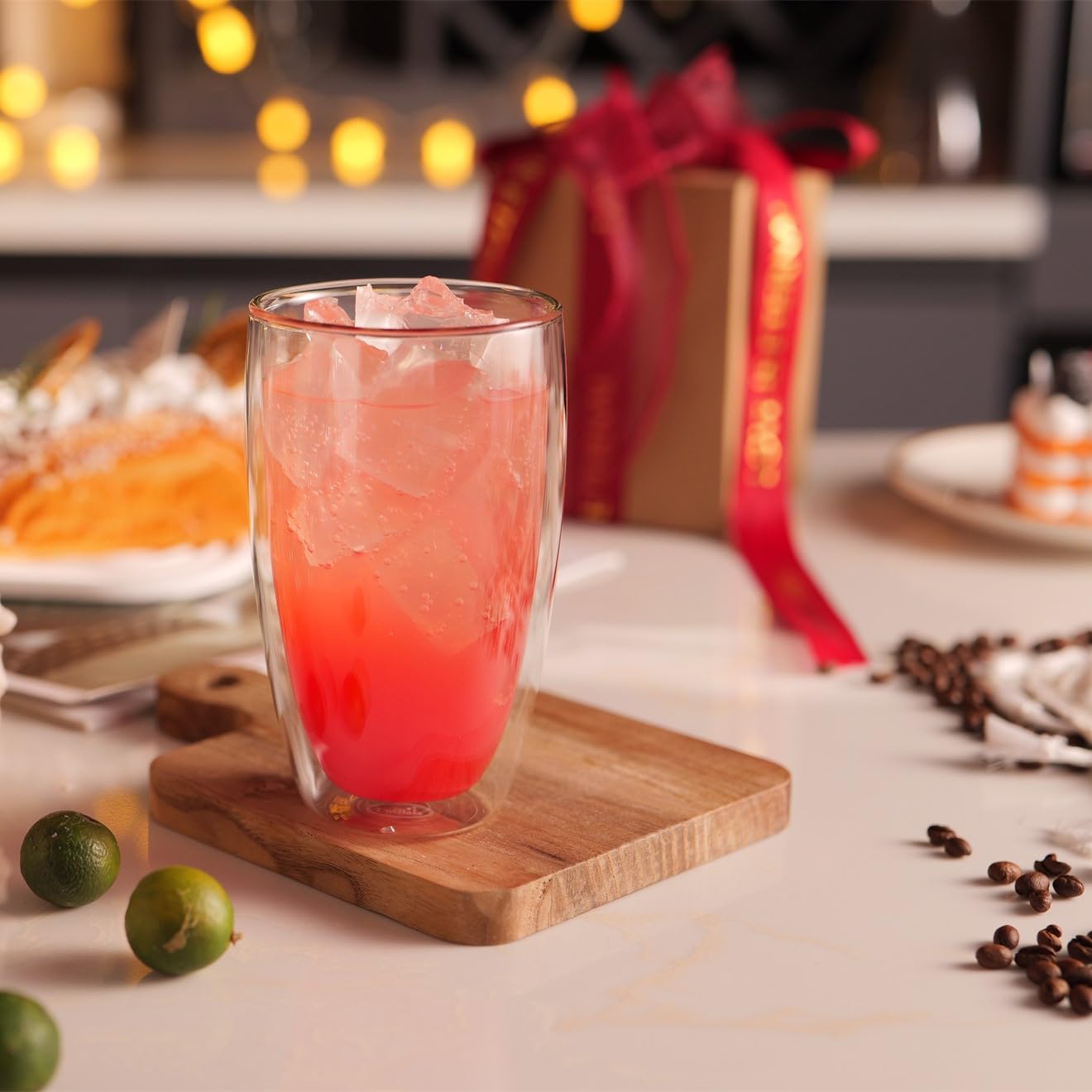 CNGLASS insulated glass mug with comfortable grip for tea.
