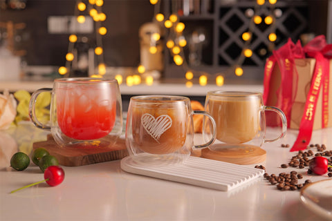 CNGLASS insulated mug helps maintain beverage temperature during busy mornings.