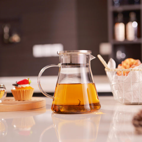 CNGLASS heat resistant teapot ready for stovetop use.