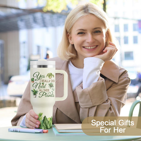 COCOGIFTS double-wall stainless steel keeps drinks at desired temperature.