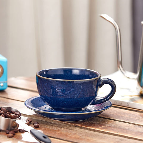 Coffeezone latte art cup rounded bottom, easing latte design flow.