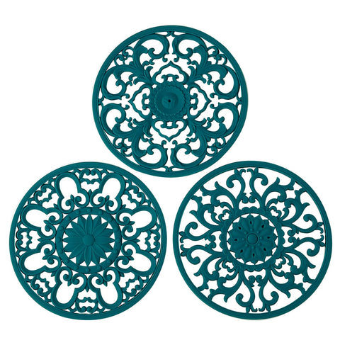 Colinda extra thick silicone trivet in teal protects surfaces with three decorative designs