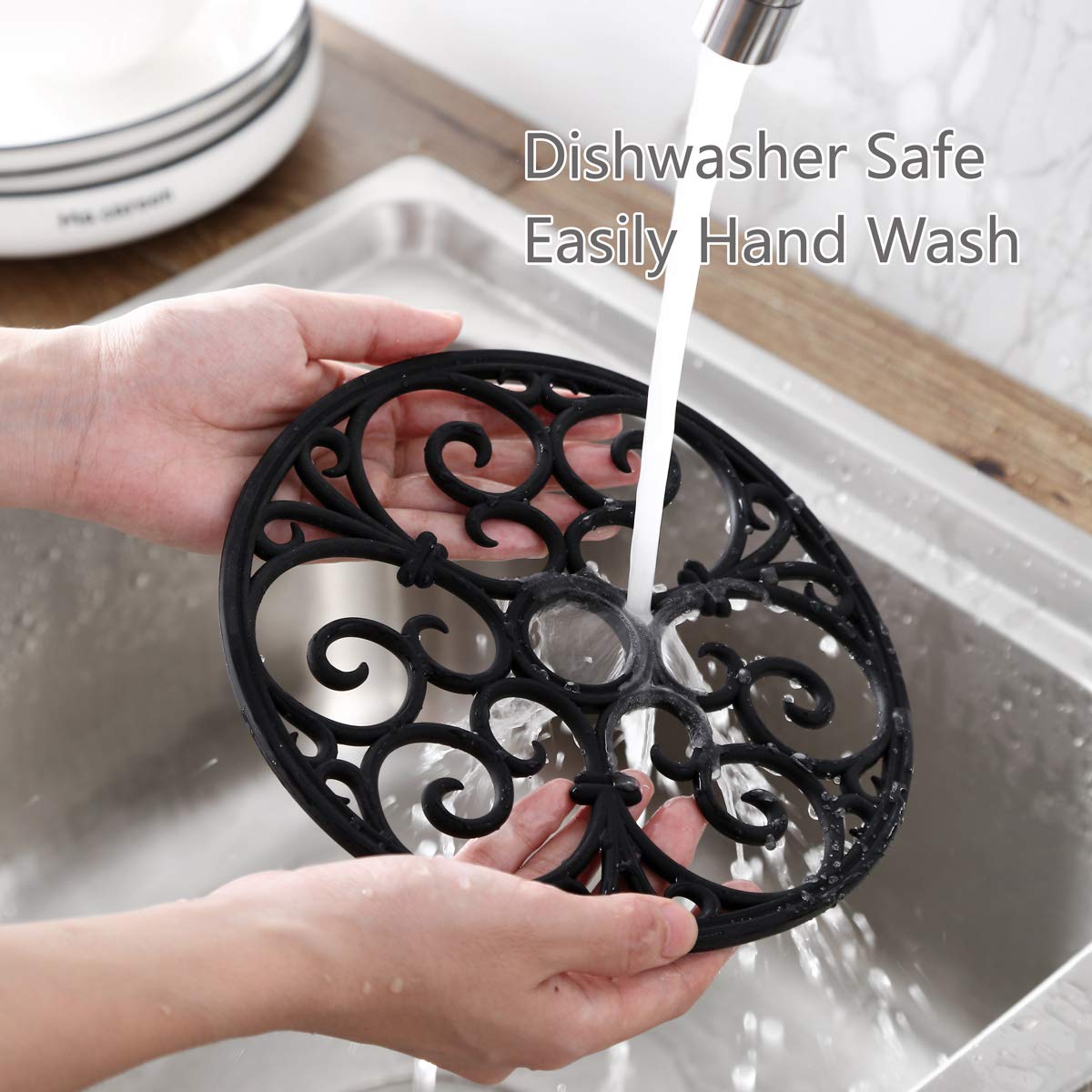 Colinda silicone trivet is easy to clean and dishwasher-safe.