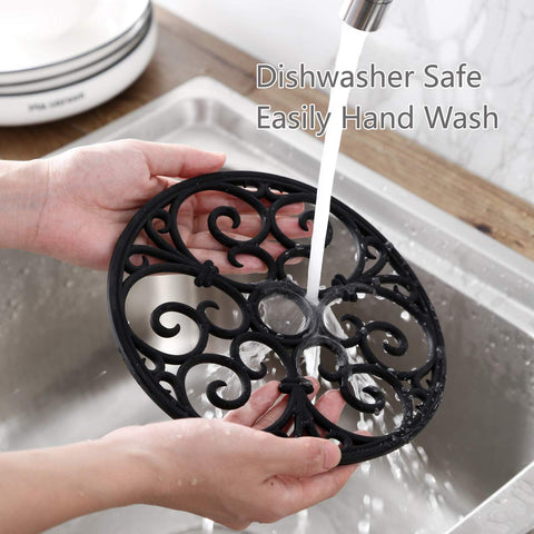 Colinda silicone trivet is easy to clean and dishwasher-safe.