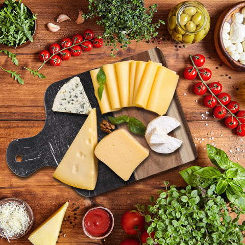 Coloch cheese board assembly showcase presents a ready-to-serve layout for gatherings