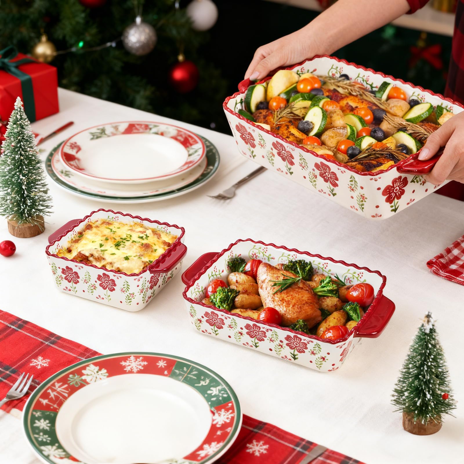 Coloch stackable design saves cabinet space and helps organization.