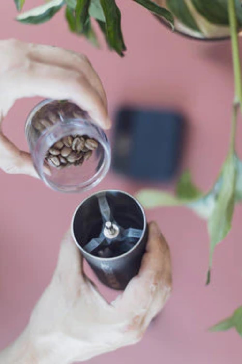 Comandante C40 MK4 brown glass jar holds about 40 g of beans for dosing