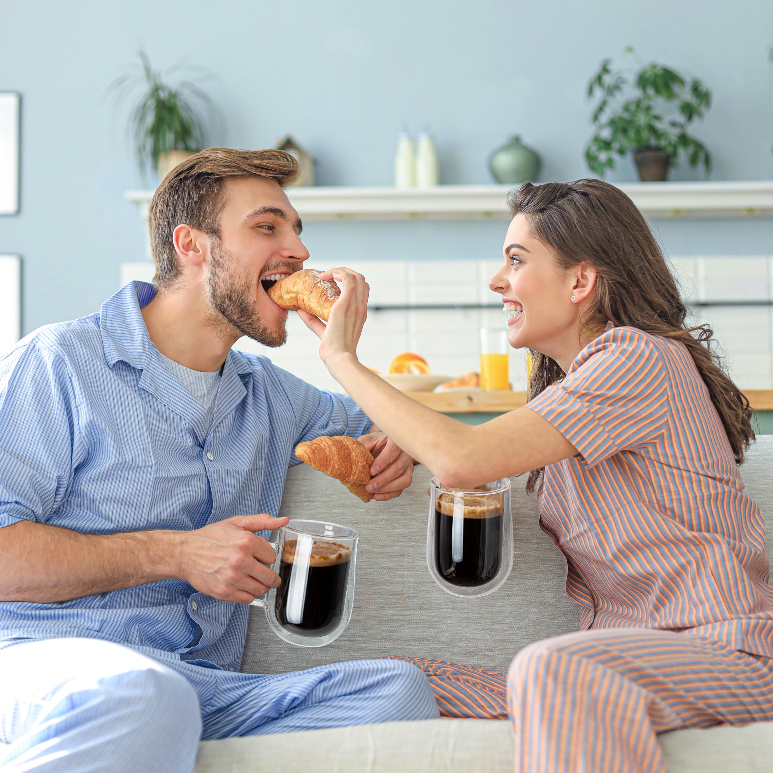 COMOME gift-ready packaging for glass mug set.