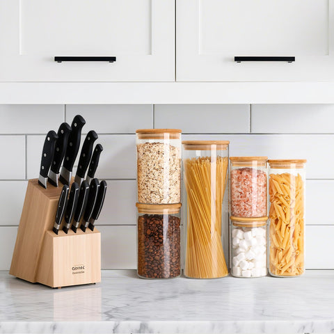 ComSaf spaghetti container clear for easy portioning and monitoring.