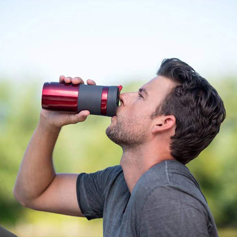 Contigo Byron fits most car cup holders for easy travel.
