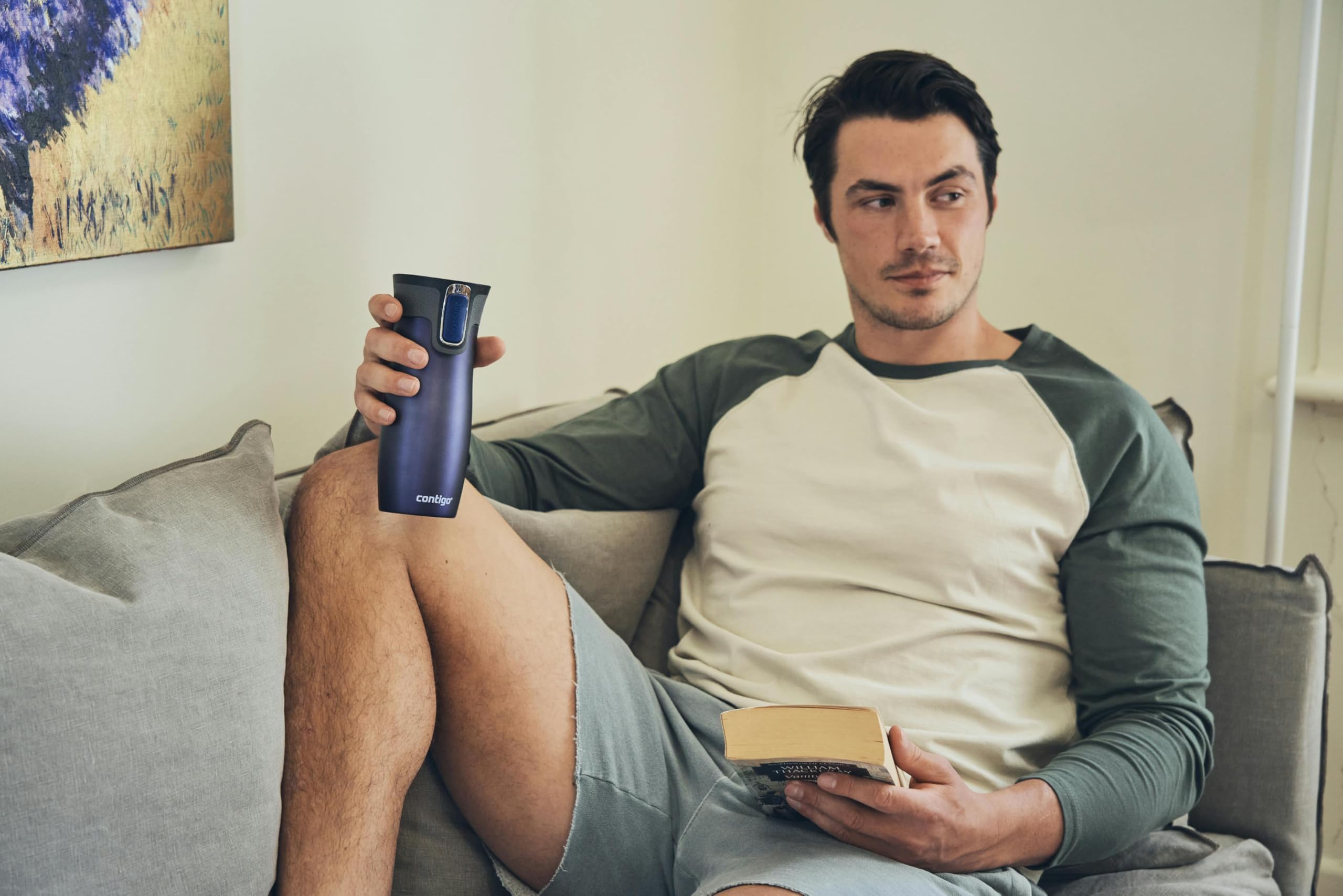 Contigo West Loop Autoseal car cupholder-fit ensures easy portability.