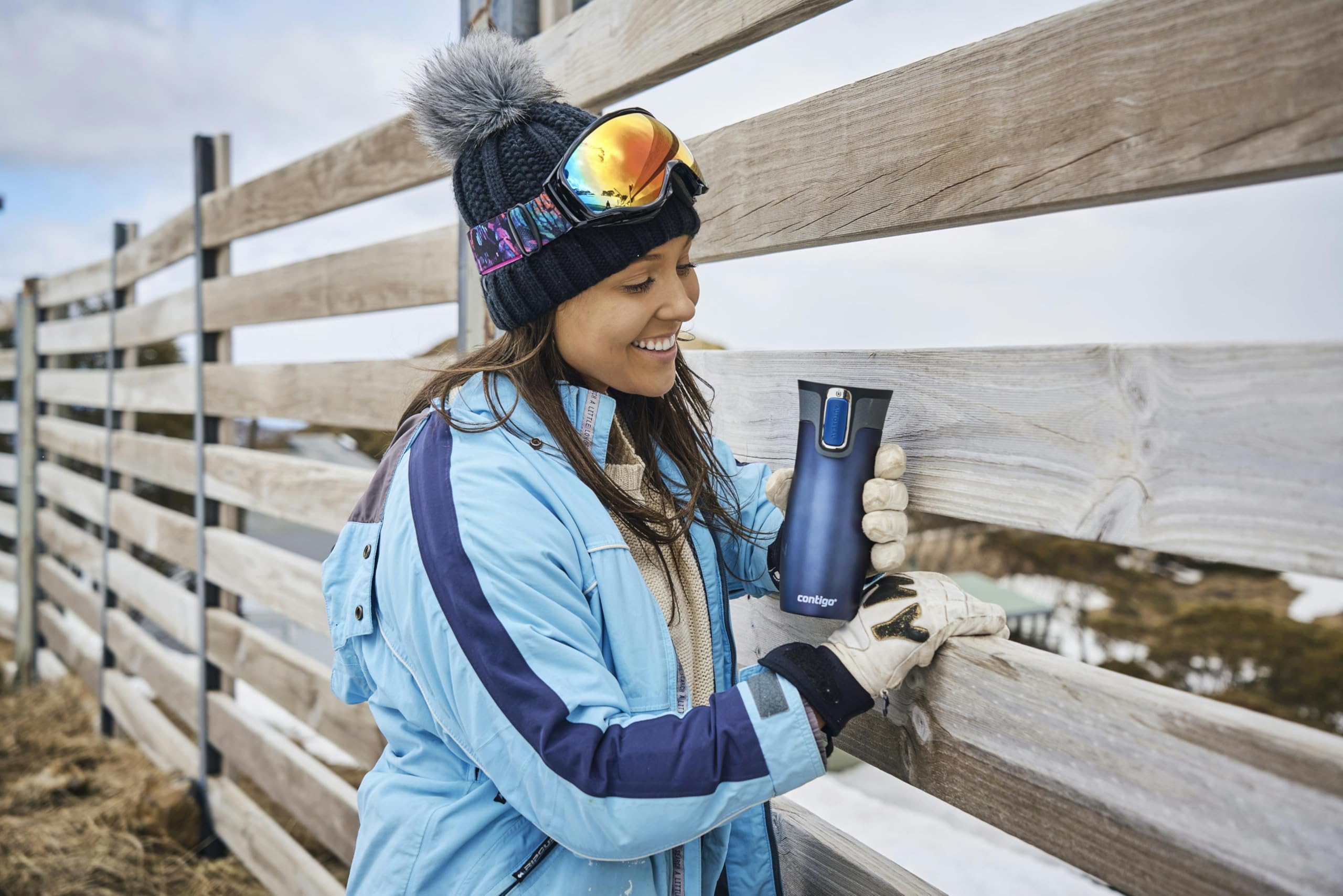 Contigo West Loop Autoseal leak-proof seal prevents leaks during travel.