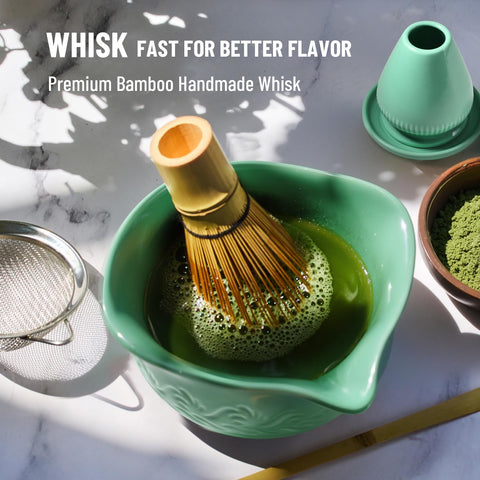 COOIRE ceramic matcha bowl demonstrates smooth pouring and easy whisking.