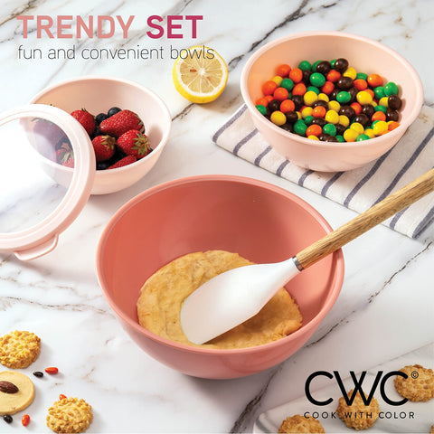 Cook With Color 1.37 qt bowl handles medium tasks with ease.