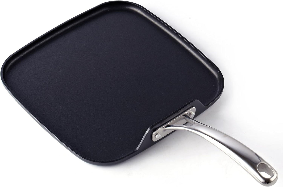 Cooks Standard square griddle top view showing even heat distribution for evenly cooked breakfasts