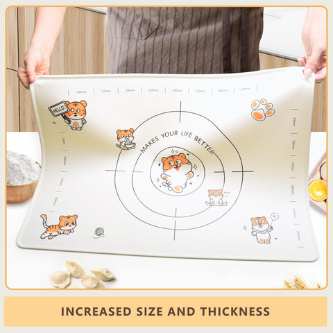 COOKSTYLE edge-height 5mm design helps prevent spills while kneading.