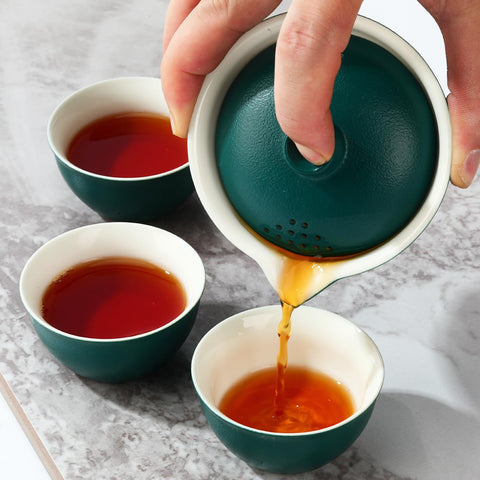 Coolpei travel bag with embedded design keeps cups secure during travel.