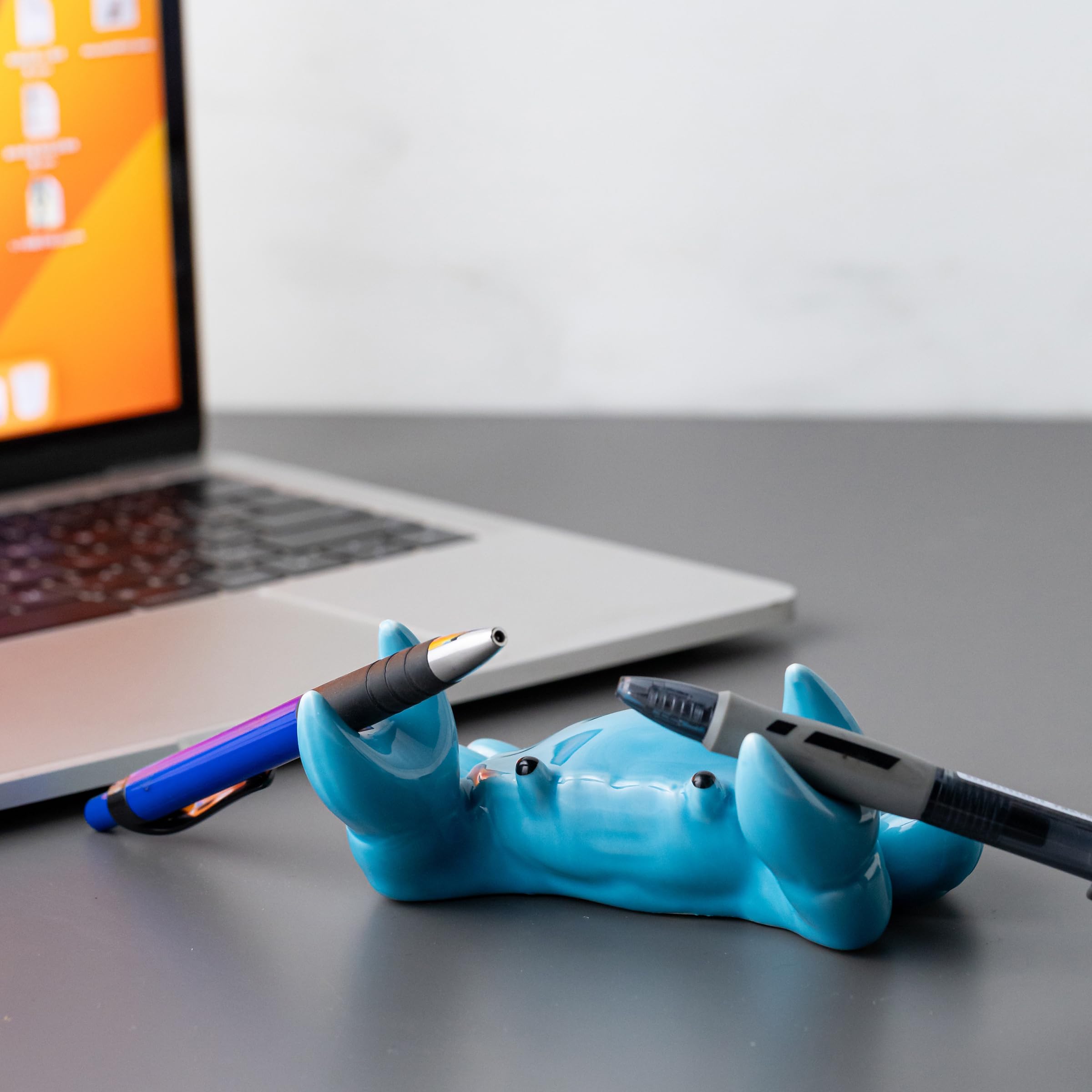 Cormomu anti-scratch bumpers protect countertops and keep spoons in place