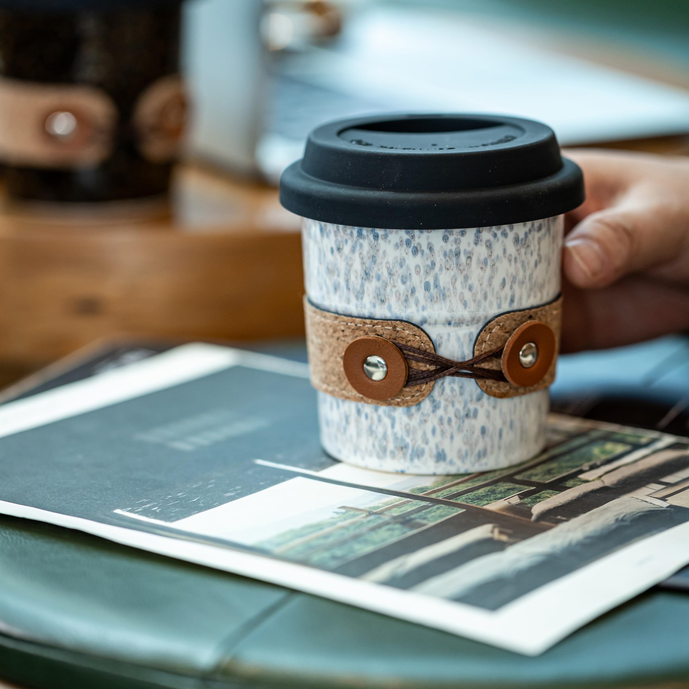 Cormomu detachable lether band providing secure grip and heat protection