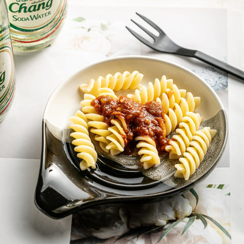 Cormomu gradient black spoon rest adds stylish touch to any kitchen decor