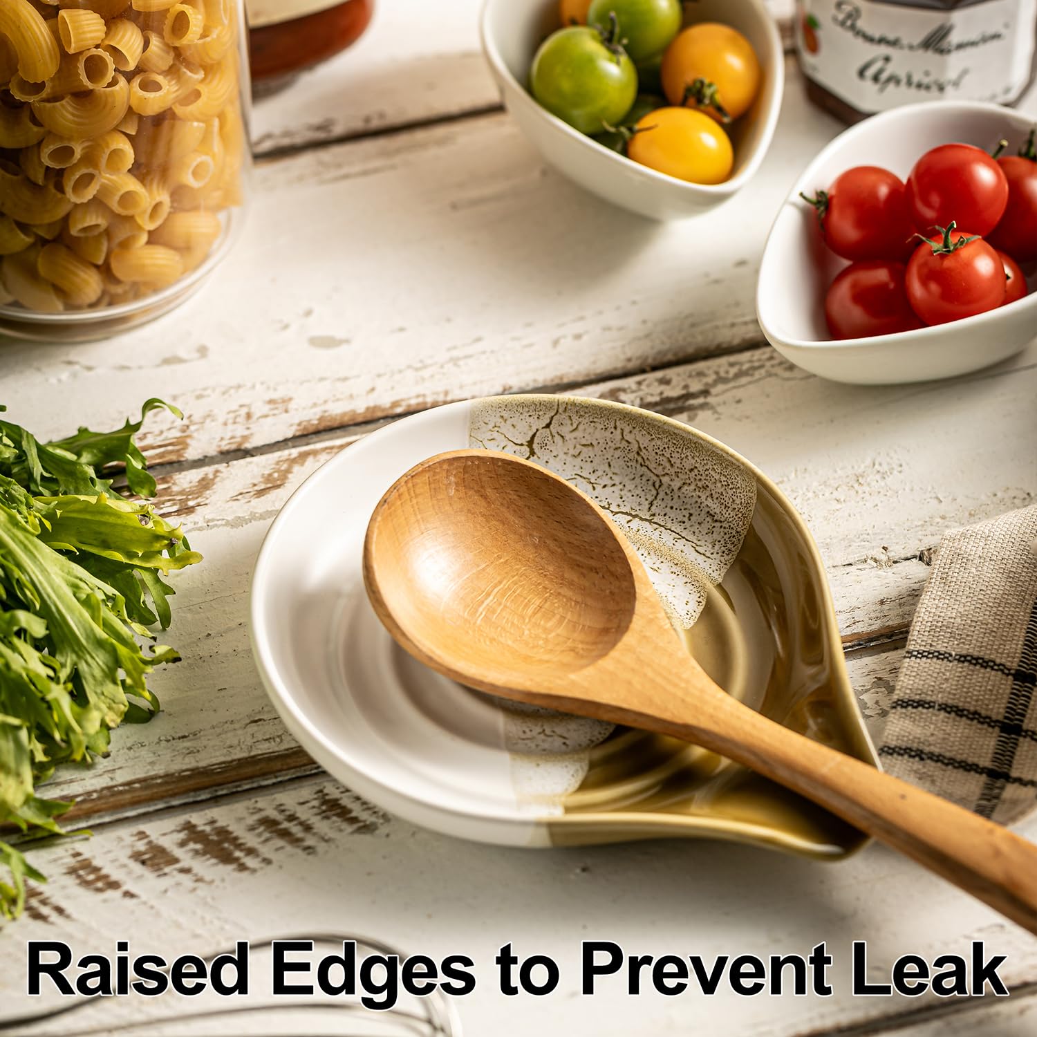 Cormomu sturdy spoon rest maintains stability during busy cooking.