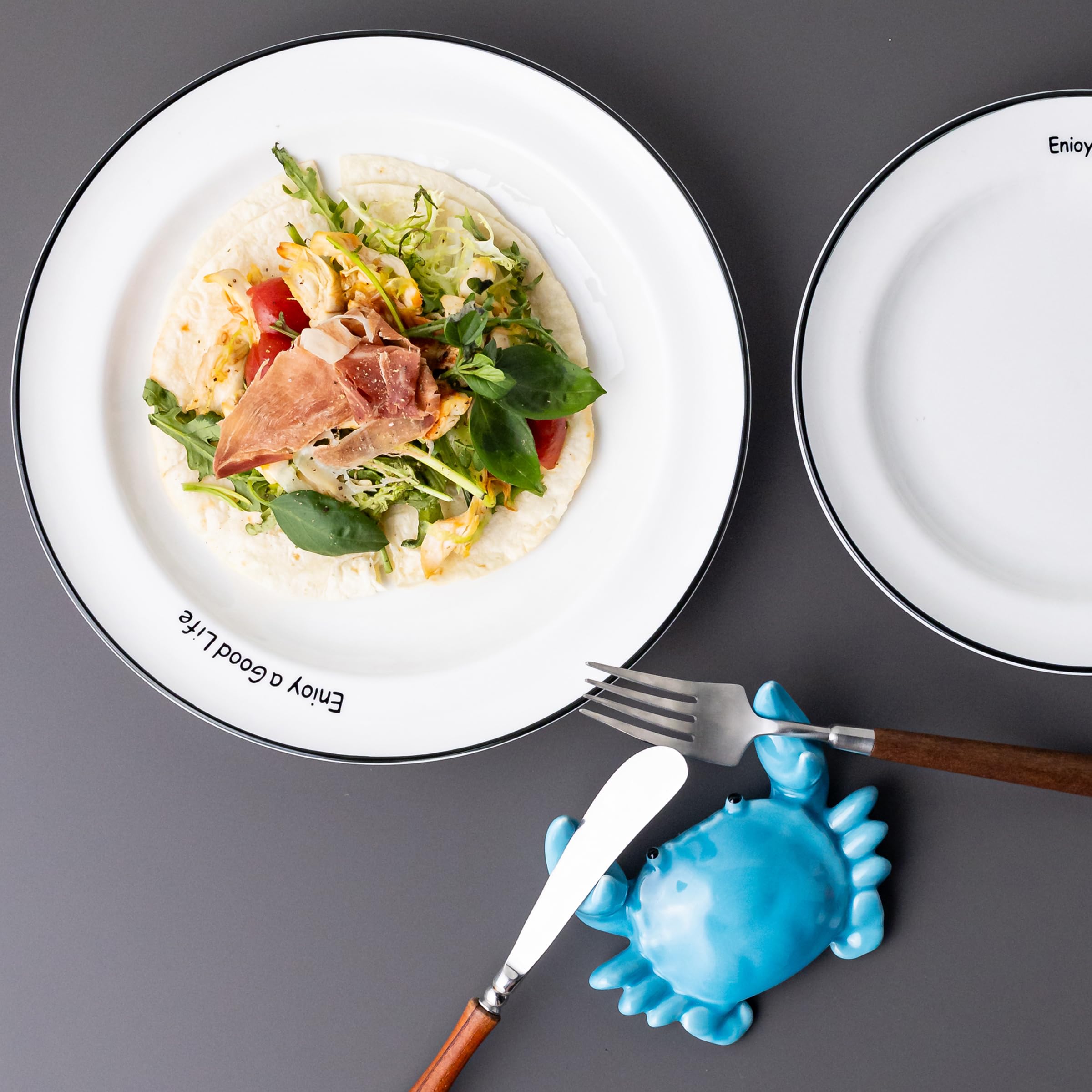 Cormomu nonstick ceramic spoon rest offers easy cleaning after use