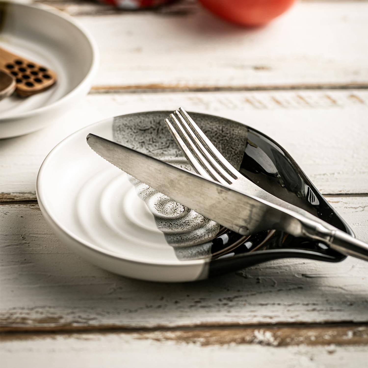 Cormomu nonstick glaze spoon rest is dishwasher safe for easy cleanup