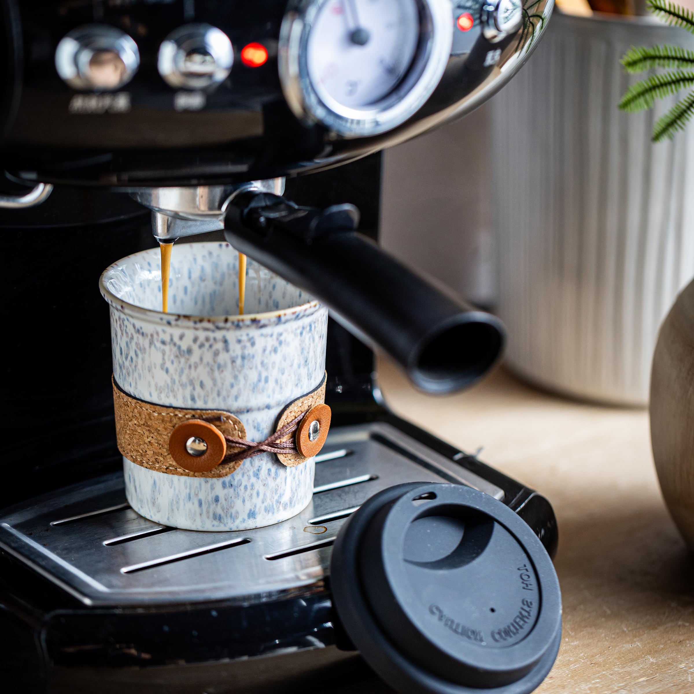 Cormomu spill-proof lid design aimed at reducing spills during commutes