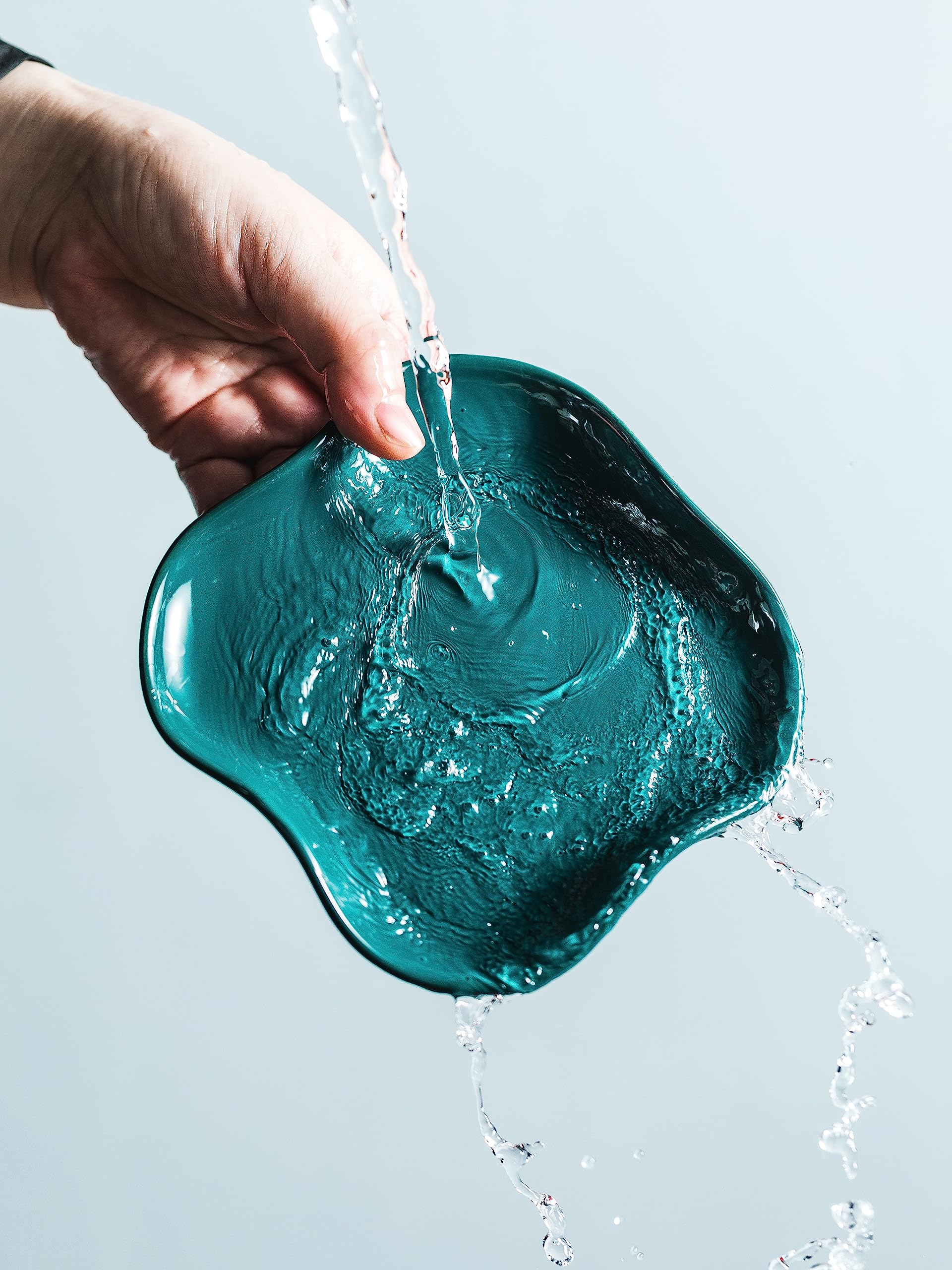 Cormomu spoon holder is dishwasher-safe for easy cleanup