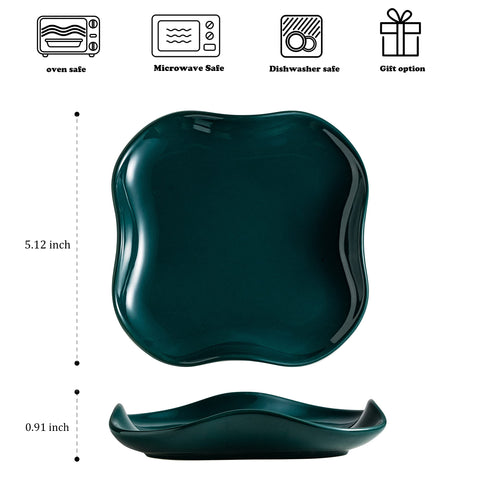 Cormomu spoon holder with ruffled grooves stabilizes utensils