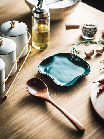 Cormomu porcelain spoon holder is heat-resistant and durable