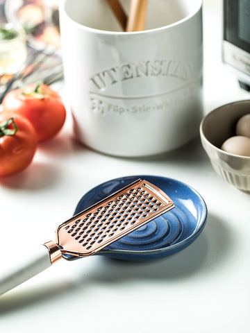 Cormomu spoon rest dimensions guide: about 6.1 x 5 inches for standard utensils