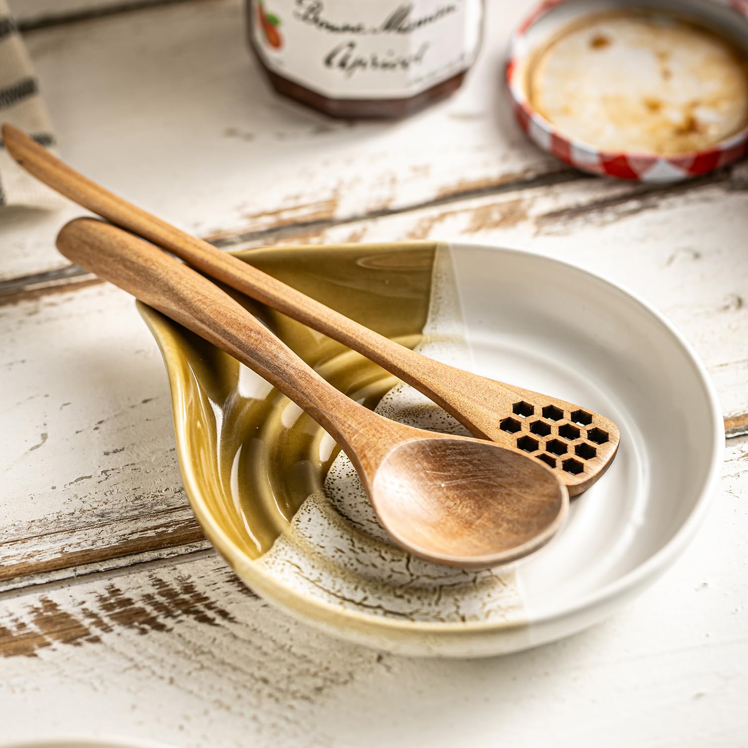 Cormomu spoon rest with large capacity holds spoons, spatulas, and ladles.