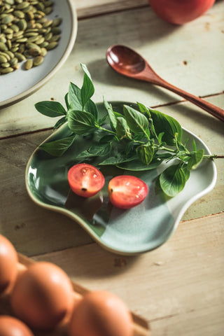 Cormomu spoon rest features a stable 5-inch base for steady placement.